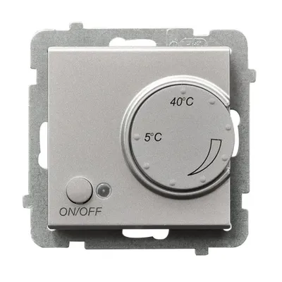 Matowy srebrny regulator temperatury Ospel Sonata RTP-1R/m/38 z pokrętłem regulacji od 5°C do 40°C i przyciskiem ON/OFF.