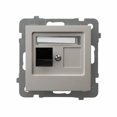 Gniazdo komputerowe pojedyncze RJ45, kat.5e Kaszmir As Ospel GPK-1G/K/m/82 z czarnym portem i miejscem na etykietę.